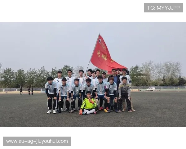 桐梓职校足球队奋勇拼搏创佳绩 学子们挥洒汗水谱写青春篇章