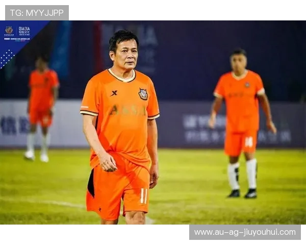 解说员眼中的足球队是谁 揭秘足球场上的明星队伍与幕后故事